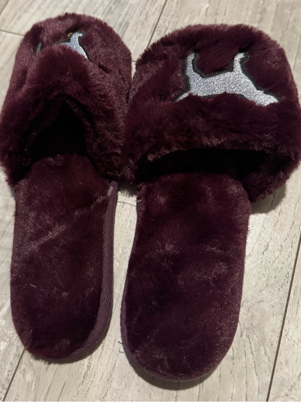PINK Victoria's Secret Faux Fur Slippers Slides with Silver Dog NWOT